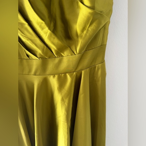 MAC DUGGAL Green High Low One Shoulder Flowy Gown in Chartreuse 2 - Picture 7 of 9